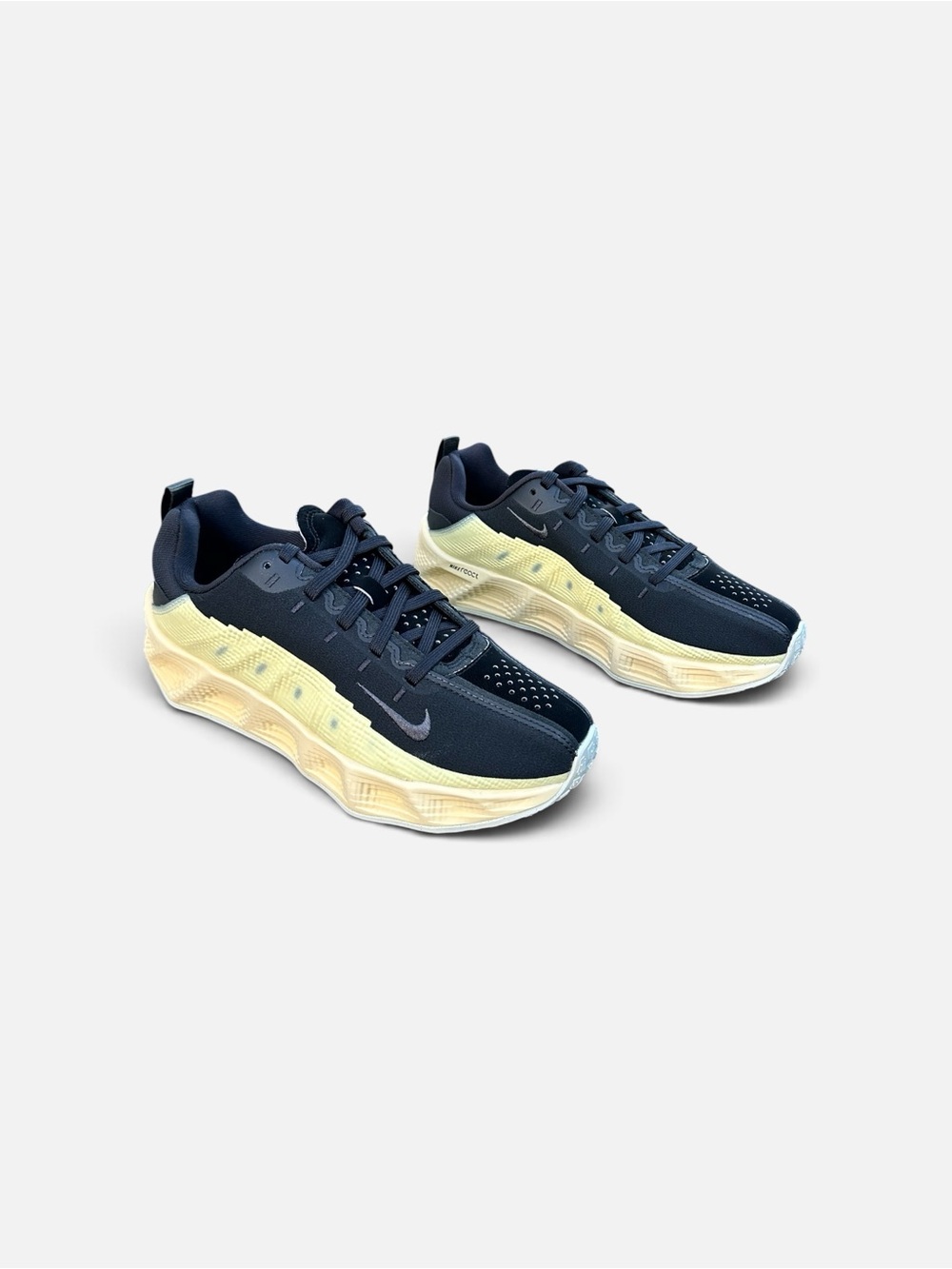 Nike Ava rover Men’s Dark Blue and Pale Yellow Athletic Sneakers